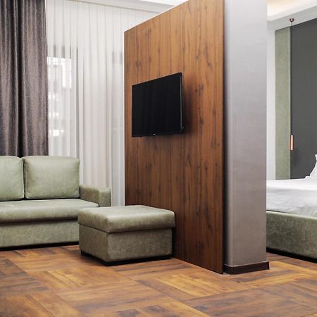 Triumf Hotel Prizren Esterno foto
