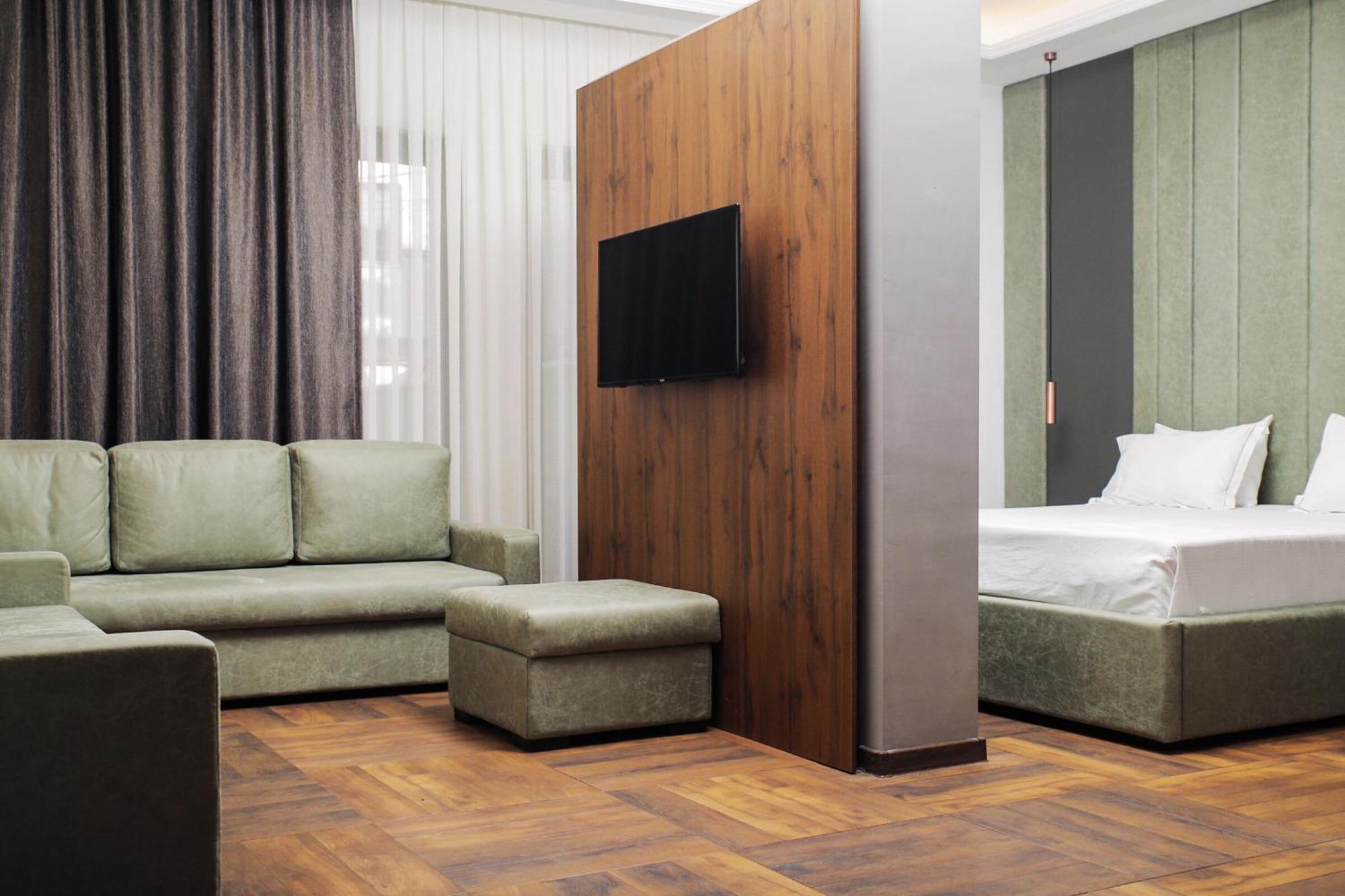 Triumf Hotel Prizren Esterno foto