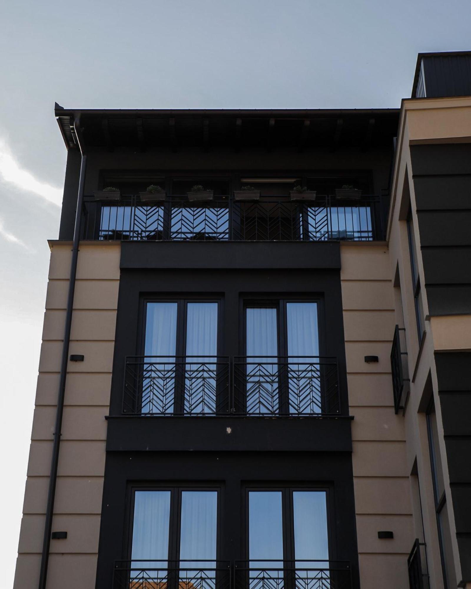Triumf Hotel Prizren Esterno foto