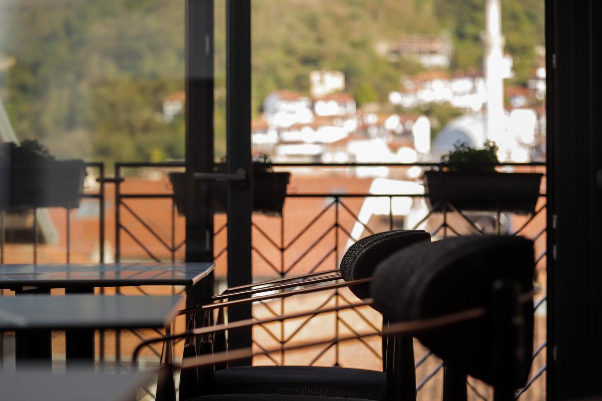 Triumf Hotel Prizren Esterno foto