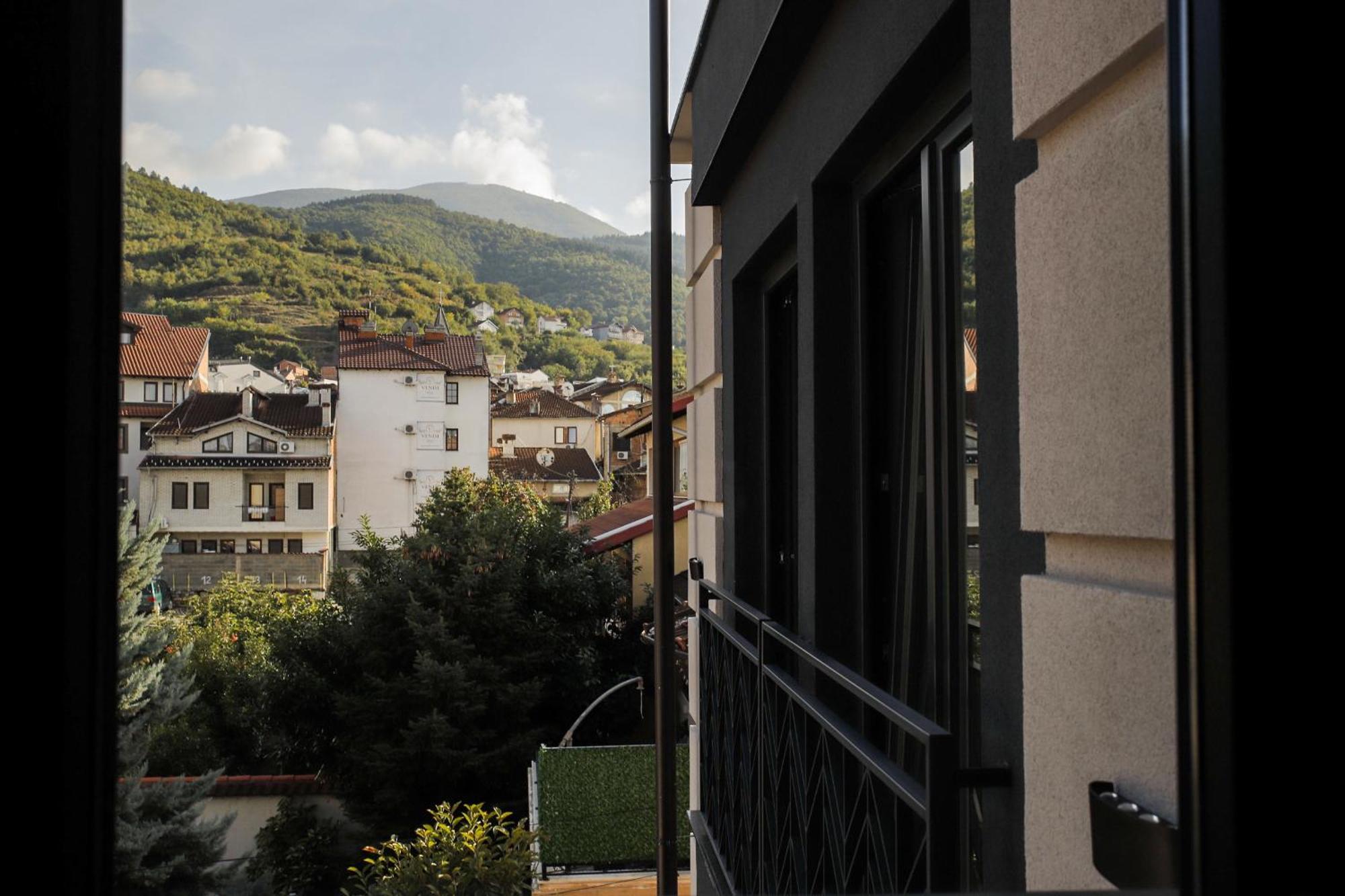 Triumf Hotel Prizren Esterno foto