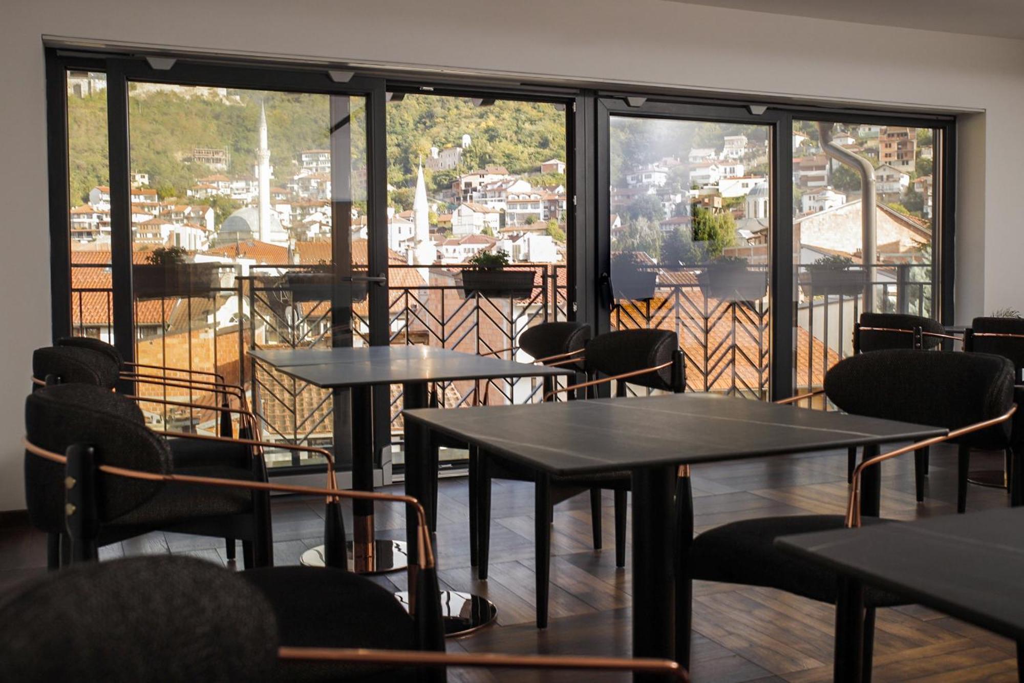 Triumf Hotel Prizren Esterno foto