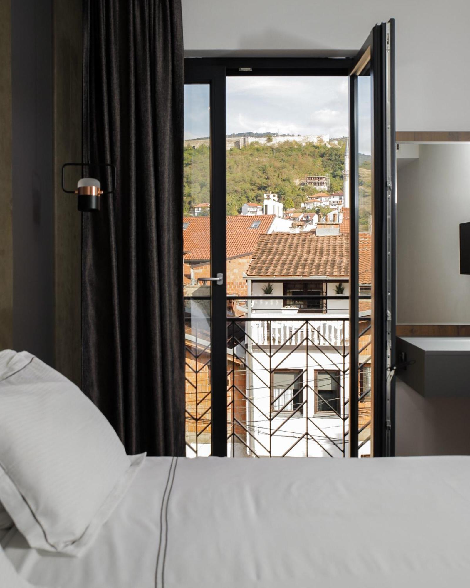 Triumf Hotel Prizren Esterno foto